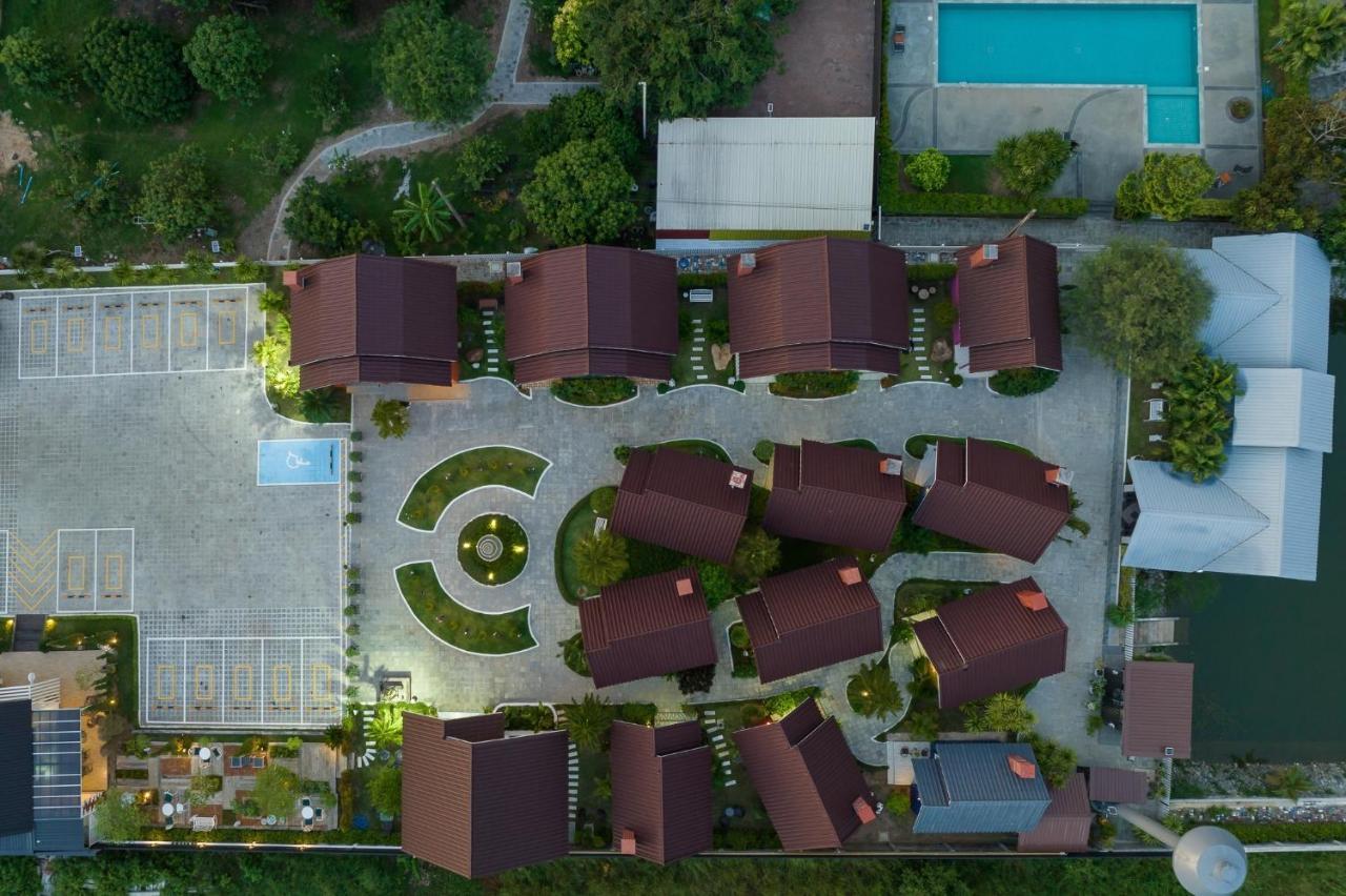 Picha Ville Resort Watthana Nakhon Екстер'єр фото