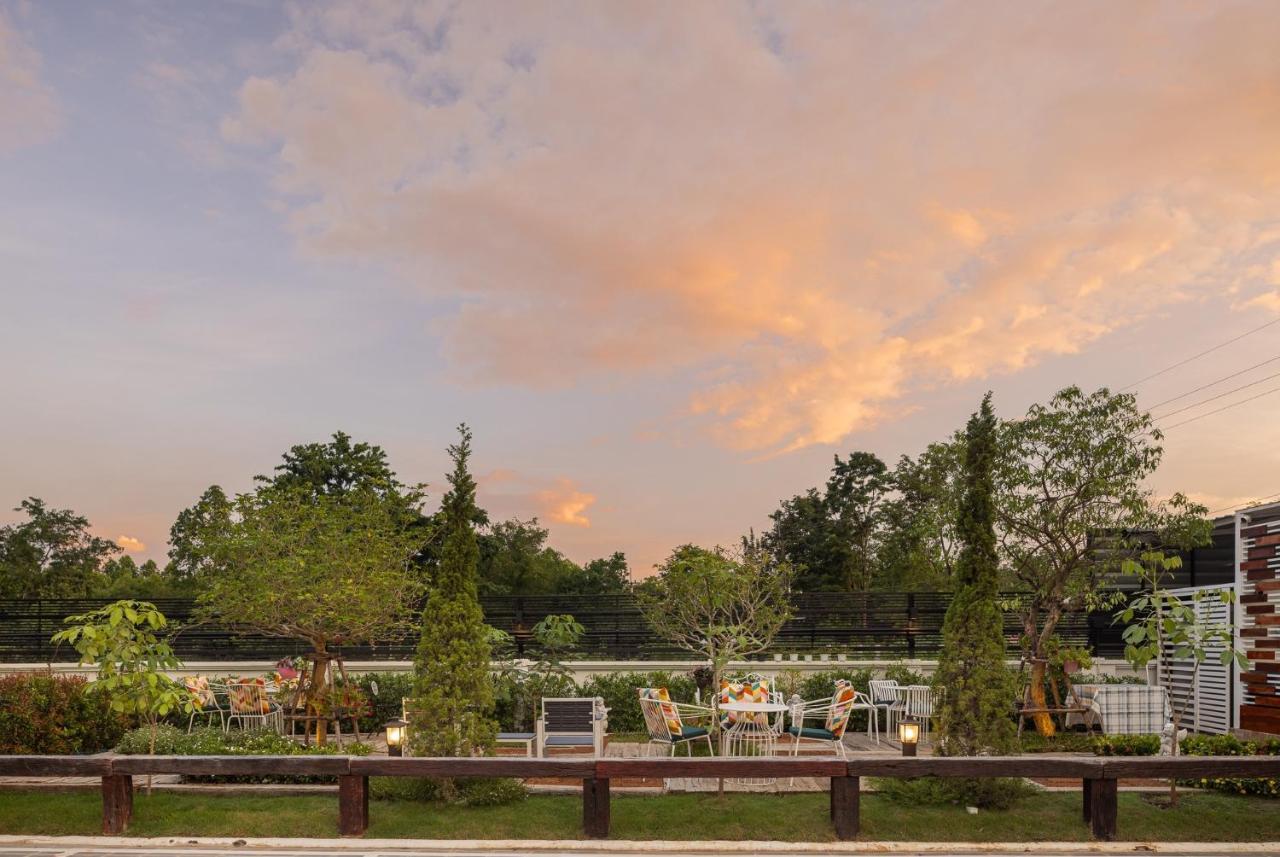 Picha Ville Resort Watthana Nakhon Екстер'єр фото