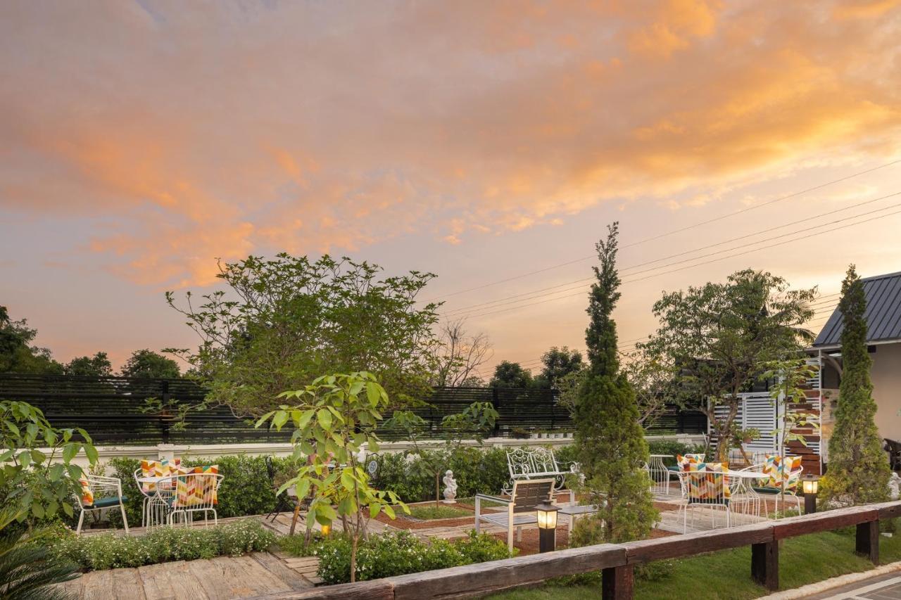 Picha Ville Resort Watthana Nakhon Екстер'єр фото